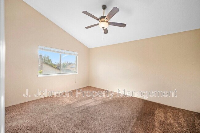 Building Photo - 516 Carrigane Way