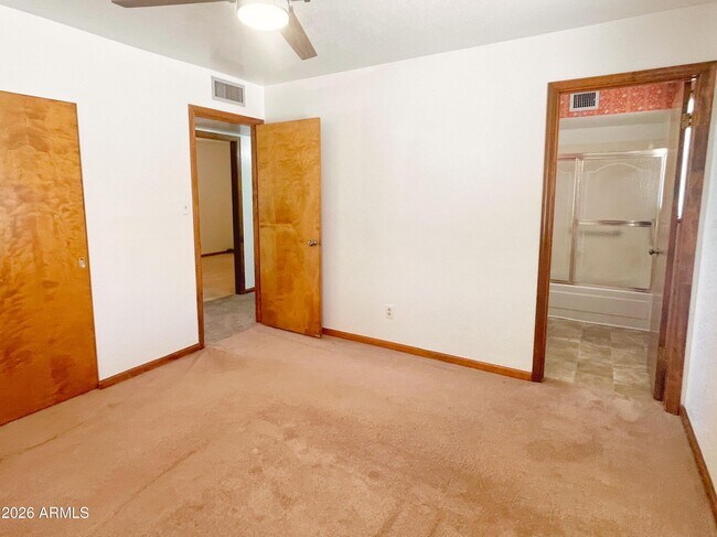 Building Photo - 35424 N 15th Ave