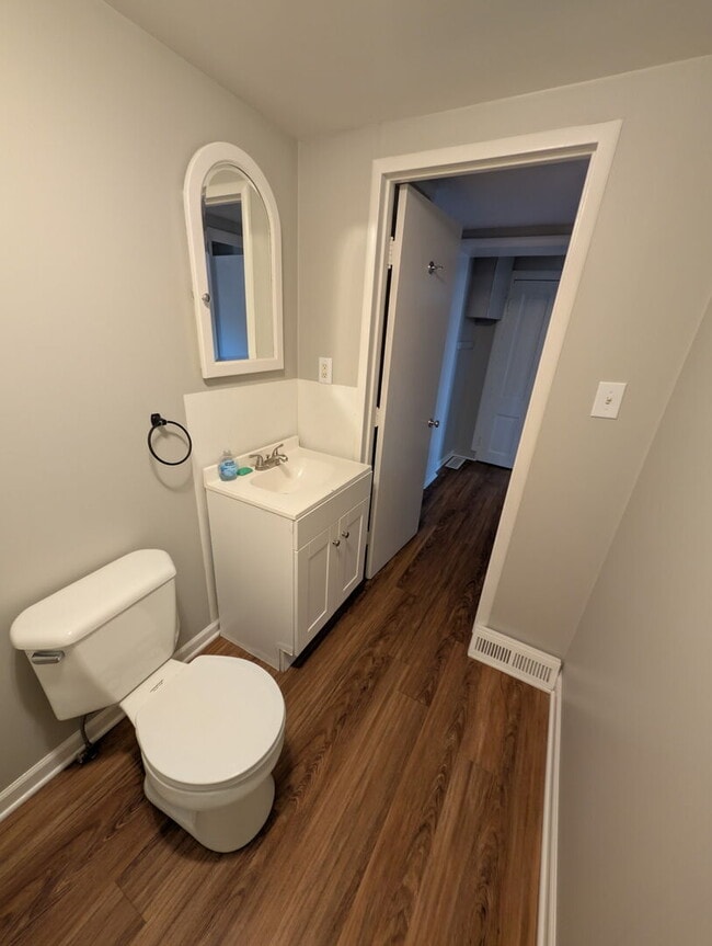 Building Photo - 216 N 9th St