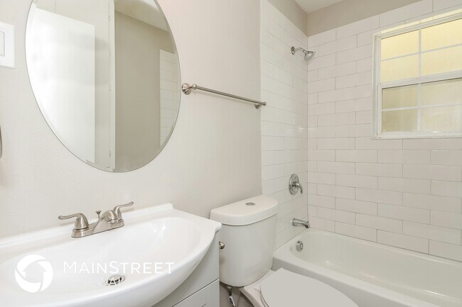 Building Photo - 408 E Inwood Dr