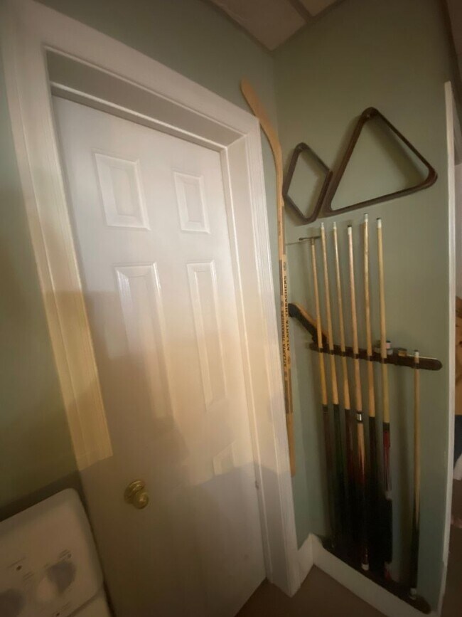 Building Photo - Suite A Main Level