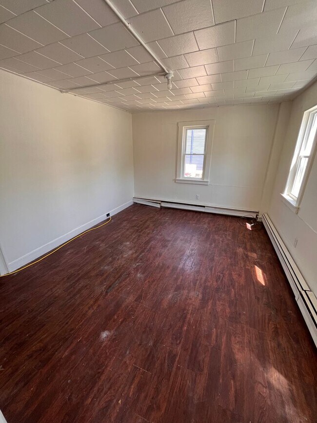 Building Photo - 1-3 Lincoln Ave