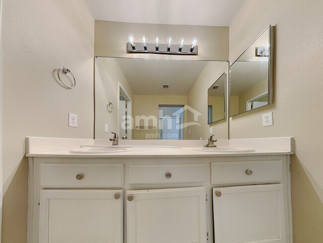 Building Photo - 193 Caswell Ct