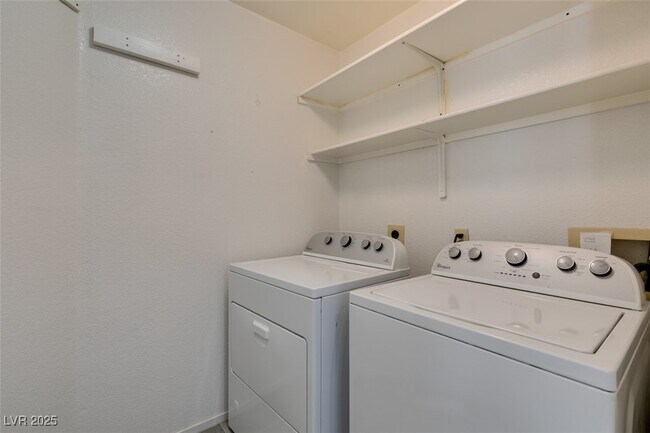 Building Photo - 1101 E Adelman Dr