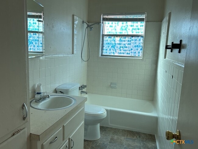 Building Photo - 1315 Jefferis Ave