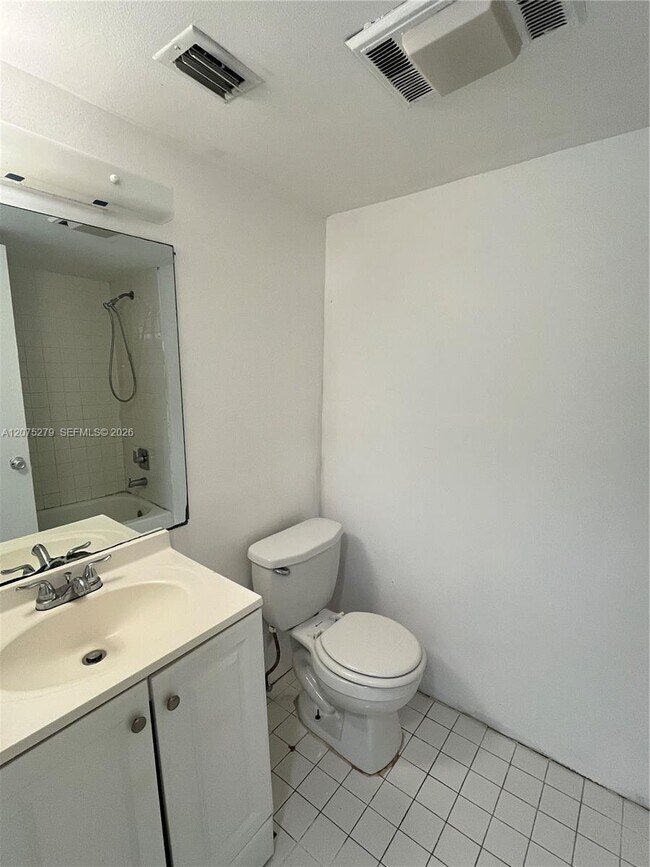 Building Photo - 3252 Foxcroft Rd