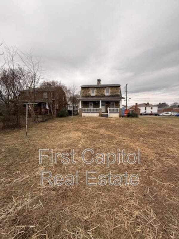 Building Photo - 627 Warren Ave.