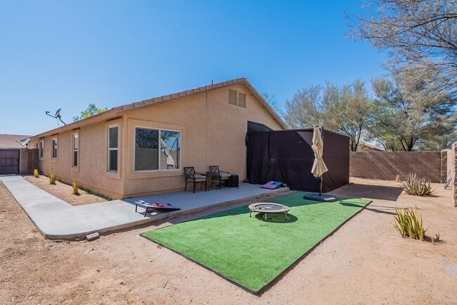 Building Photo - Stunning 4-Bedroom, 1.75-Bath Home Near South Mountain Section 8 Welcome