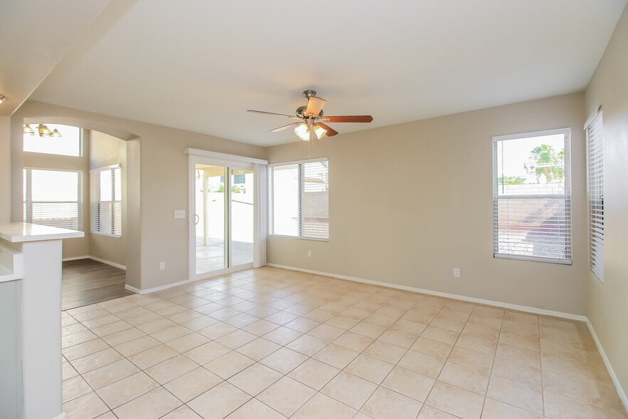 Building Photo - 633 S Balboa