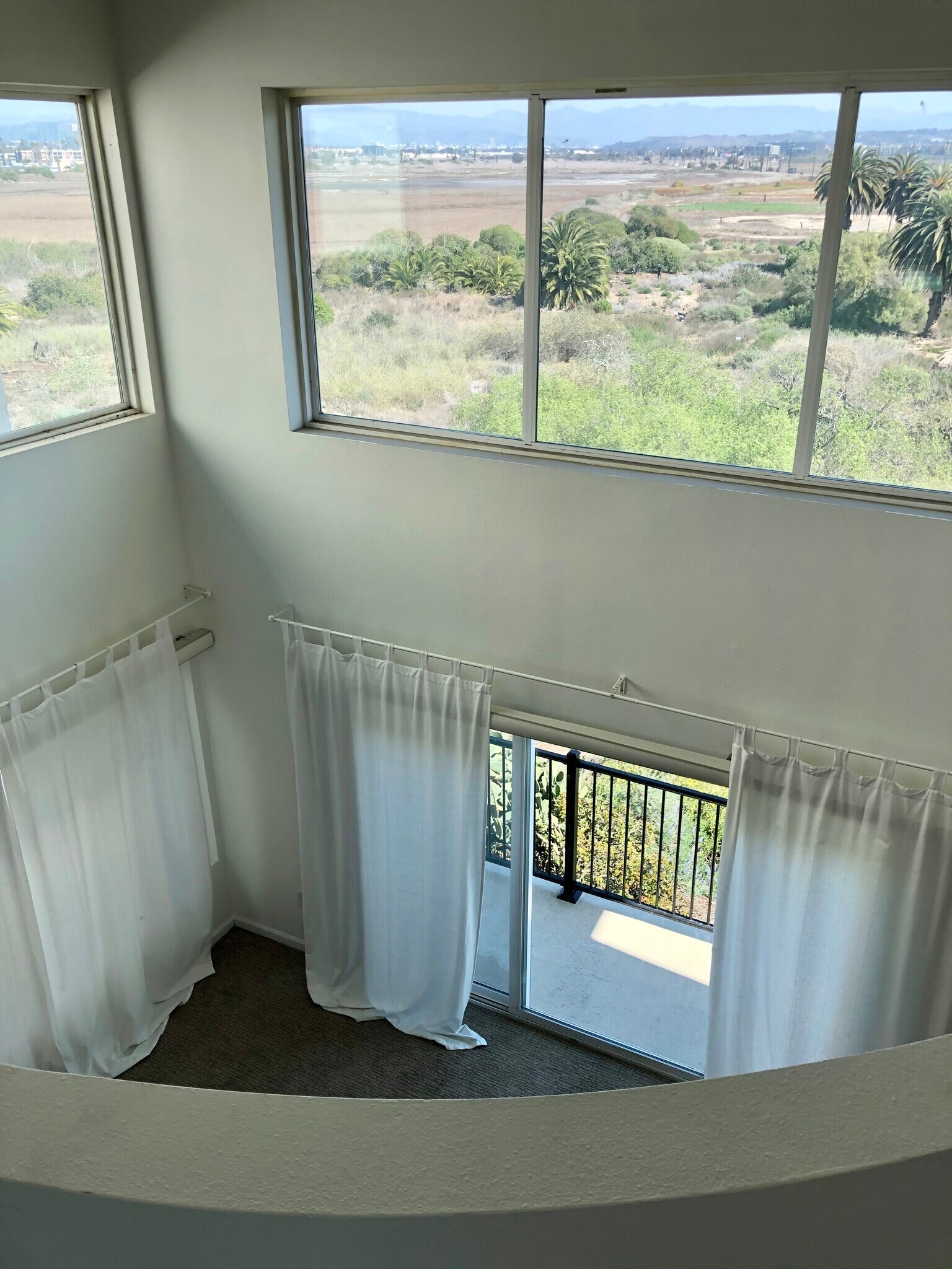 Building Photo - 6657 Vista Del Mar