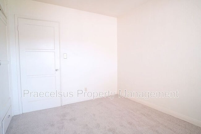 Building Photo - 5021 Garfield St