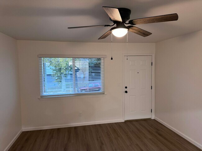 Building Photo - 2124 N Glenn Ave