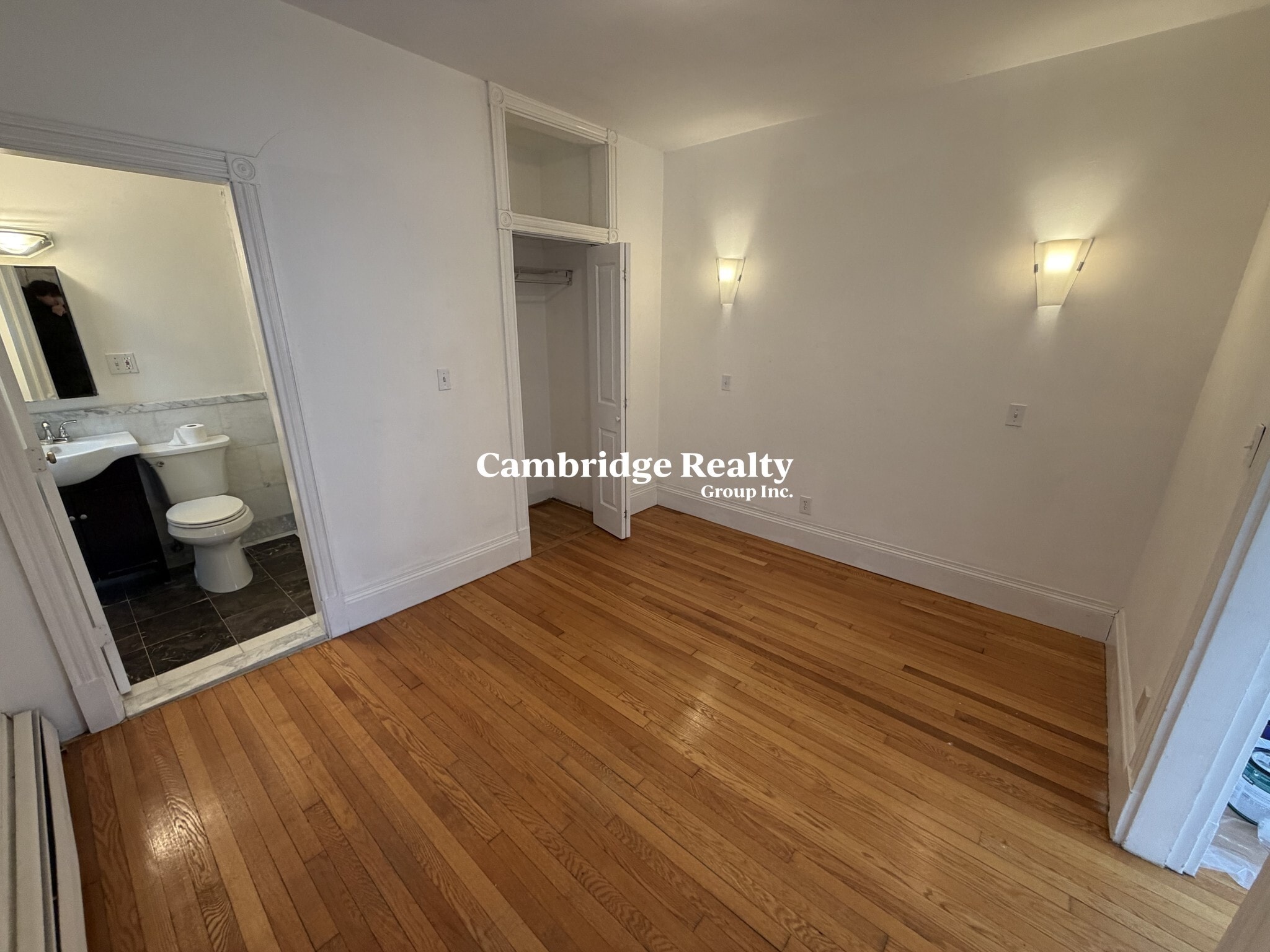 Building Photo - 71 Putnam Ave