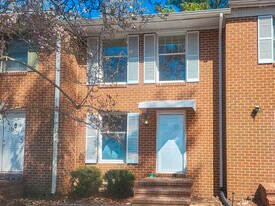 Building Photo - 13 Fox Hill Dr