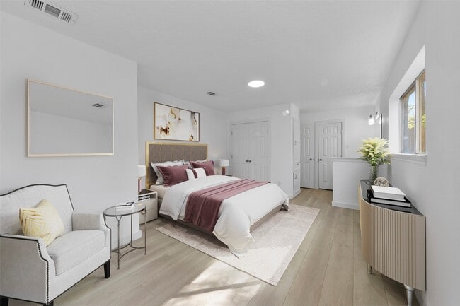 Building Photo - 2042 Lexington Woods Dr