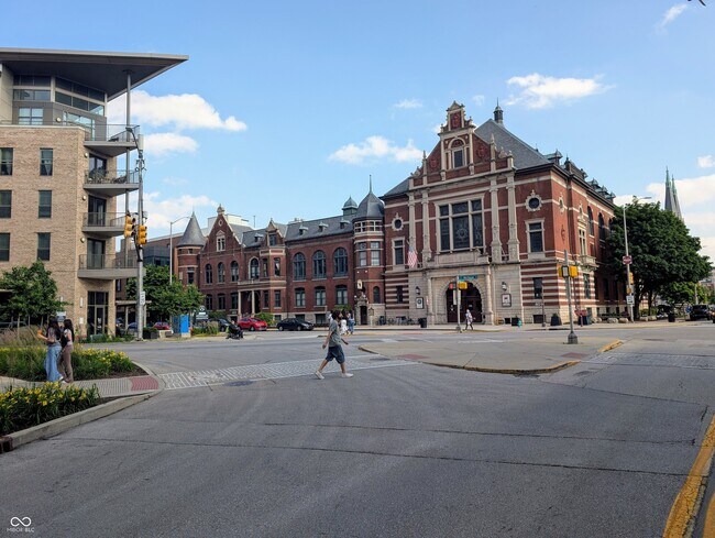 Building Photo - 425 1/2 Massachusetts Ave
