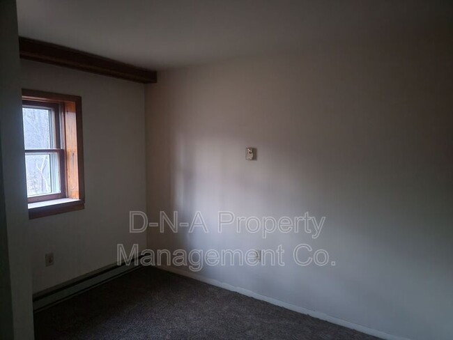 Building Photo - 4036 Manor Dr