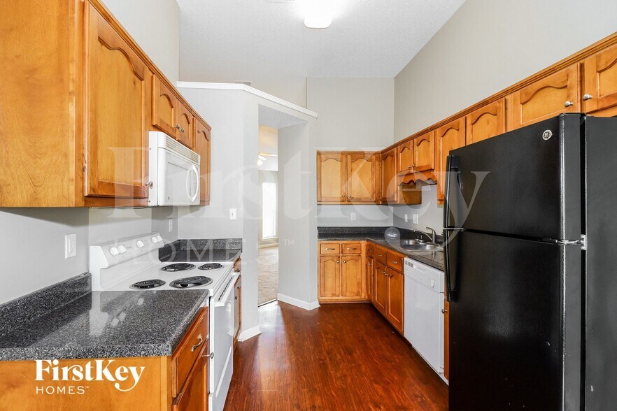 Building Photo - 10219 Cottage Oaks Cove