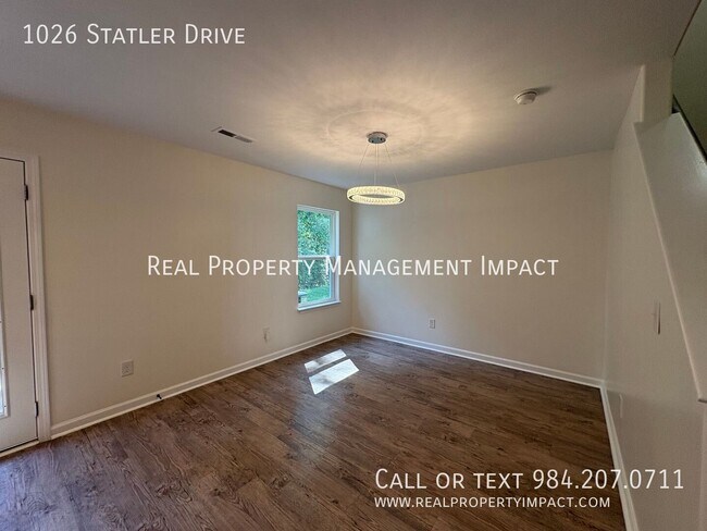 Building Photo - 1026 Statler Dr