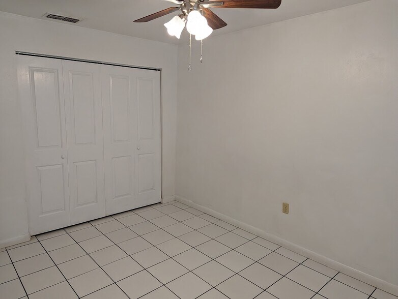 Building Photo - 3600 SW 23rd St