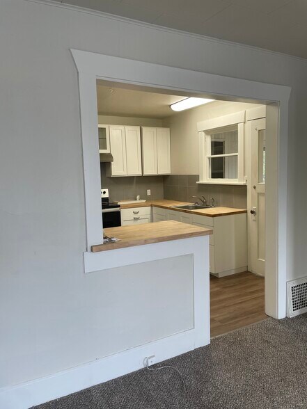 Building Photo - 903 S 19th Ave