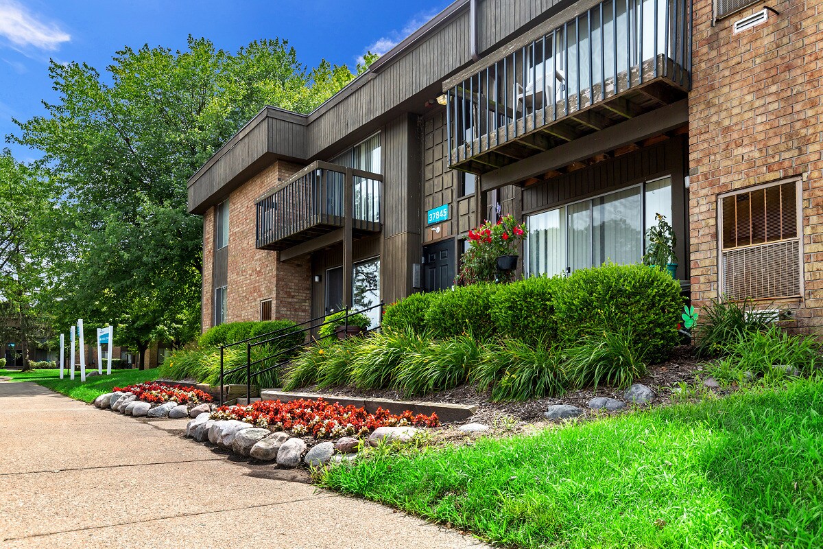 Westwood Village Apartments Westland