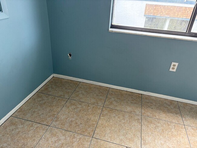 Building Photo - Lakefront Community with two story townhou...