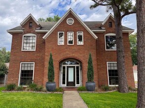 Building Photo - 16906 Scenic Lakes Way