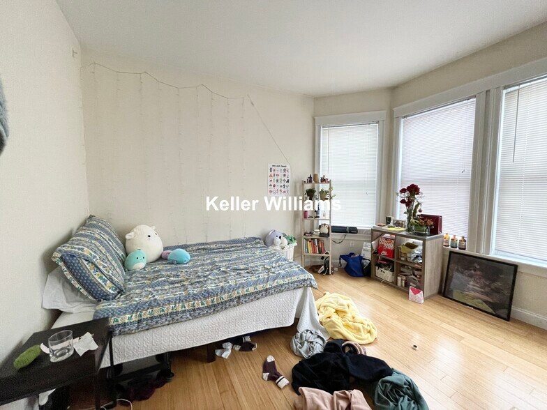 Building Photo - 1625 Tremont St