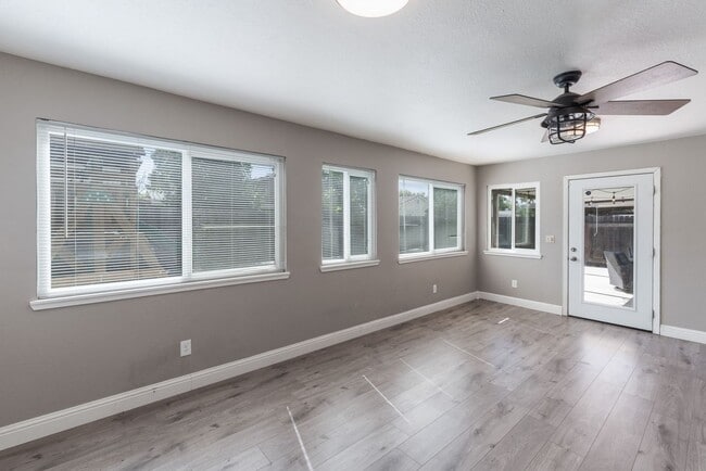 Building Photo - 10222 Sunol Way