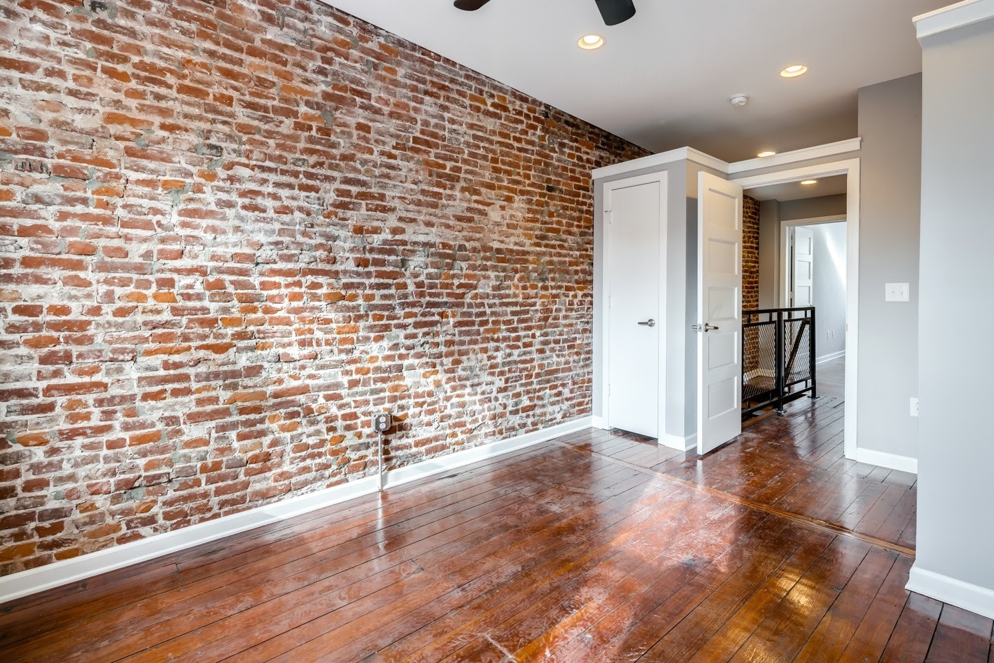 Building Photo - 2049 E Arizona St