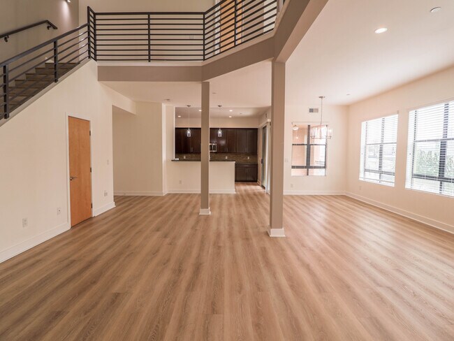 Building Photo - 575 Elm Ave