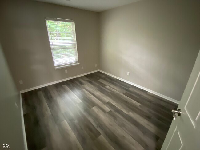 Building Photo - 8457 Traders Ct