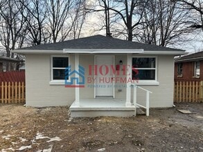 Building Photo - Two bedroom House | Remodeled