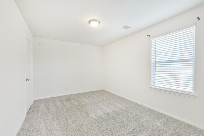 Building Photo - 30812 Willow Green Ln