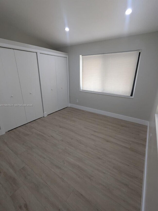 Building Photo - 630 SE 3rd Pl