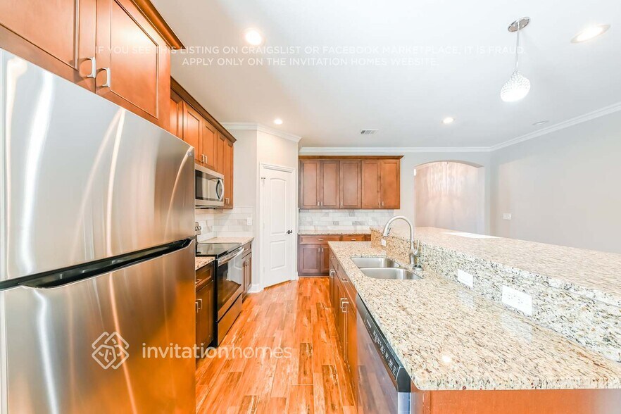 Building Photo - 433 Arrowhead
