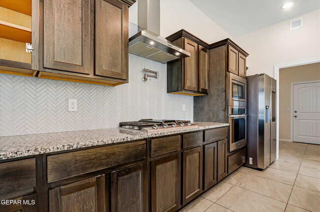 Building Photo - 904 Keenland Ave