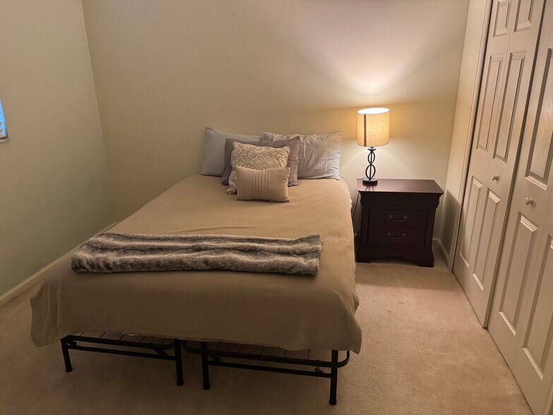 Building Photo - 8192 Mulligan Cir