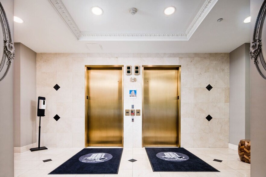 Building Photo - 475 W 12th Ave