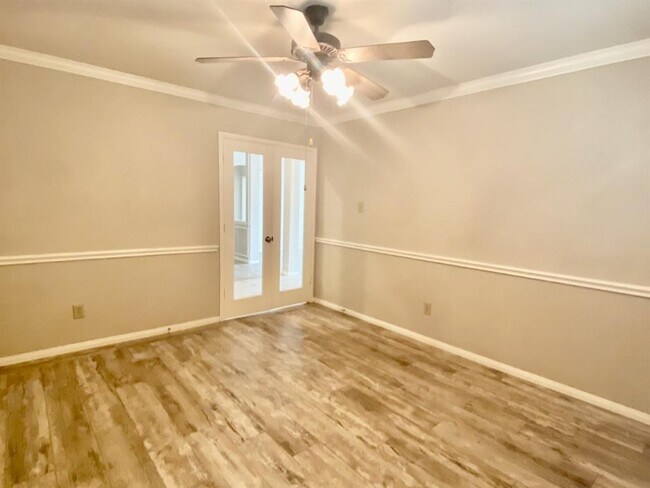 Building Photo - 7807 Highland Glen Dr