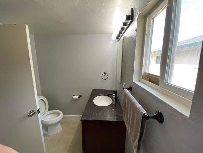 Building Photo - Little cottage nestled in a street surrounded with natural setting in Fremont Niles area , Availa...