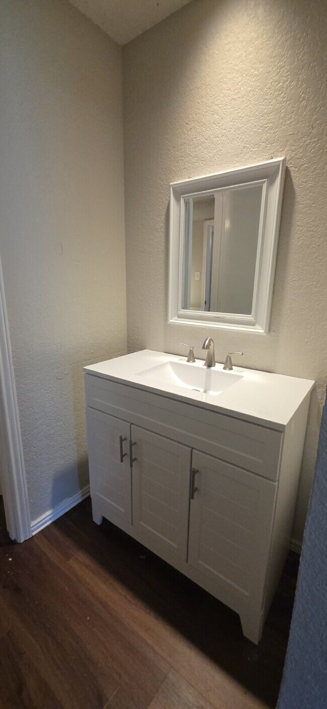 Building Photo - Move In Special of 1/2 OFF 1st Month Rent - Welcome to this beautifully updated duplex!!!