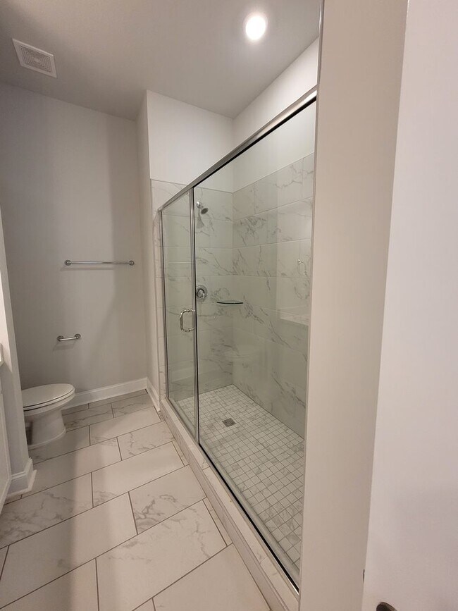 Building Photo - OPEN HOUSE THIS SUNDAY  Madison City - Cli...
