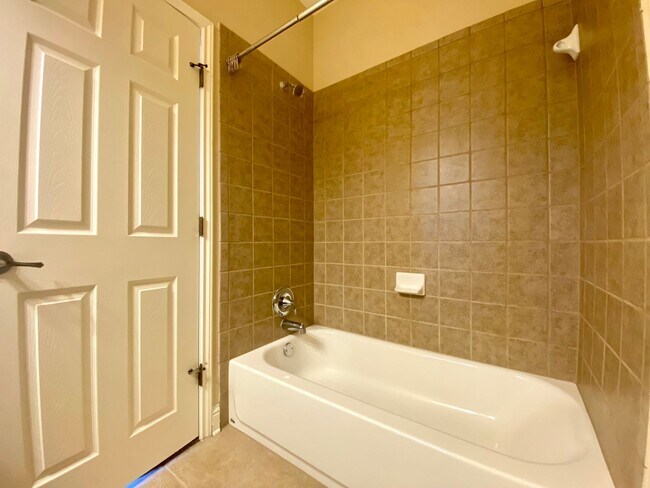 Building Photo - Large Home in Mueller!  Available for October!