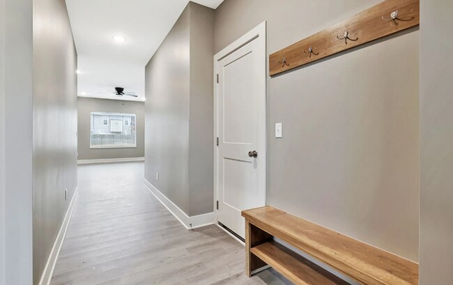 Building Photo - 4546 S Doris Ct