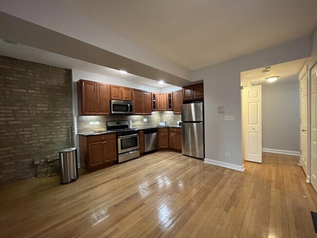 Primary Photo - 2 bedroom in Chicago IL 60640
