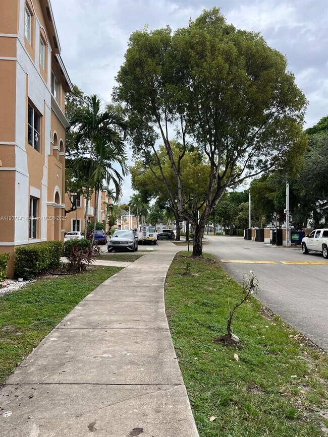 Building Photo - 17710 NW 73rd Ave