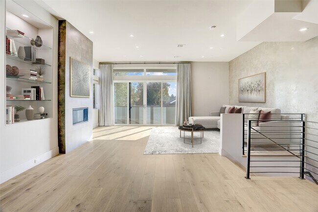 Building Photo - 1116 Peden St