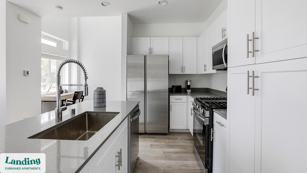 Building Photo - 2705 N Rancho Dr